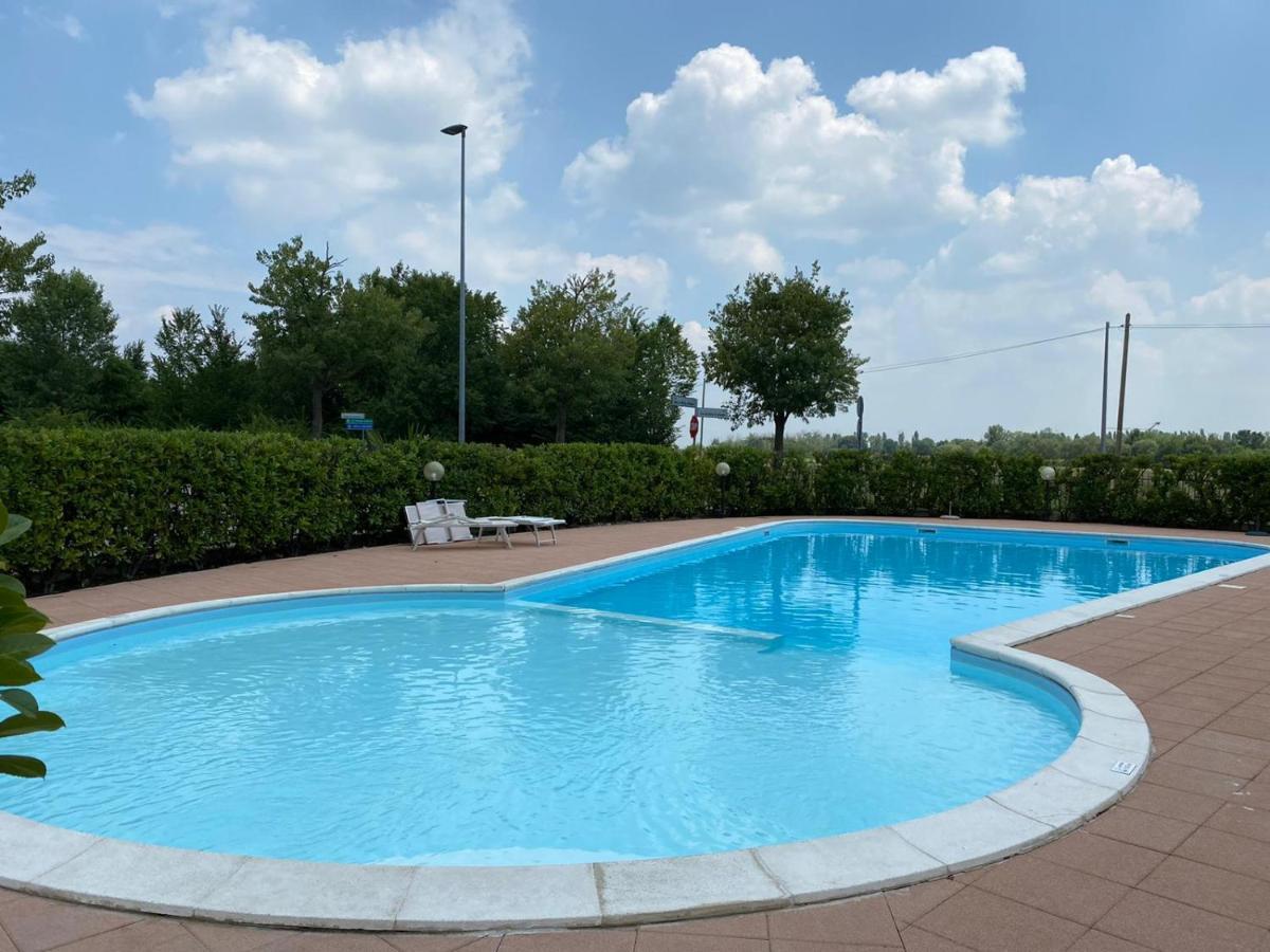 Appartamento Il Faro Con Giardino In Residence Con Piscina Desenzano del Garda Eksteriør billede