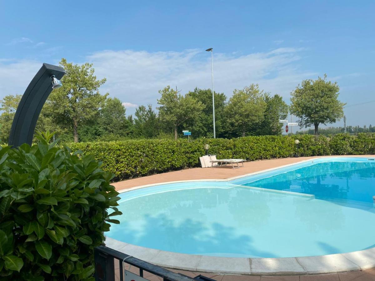 Appartamento Il Faro Con Giardino In Residence Con Piscina Desenzano del Garda Eksteriør billede