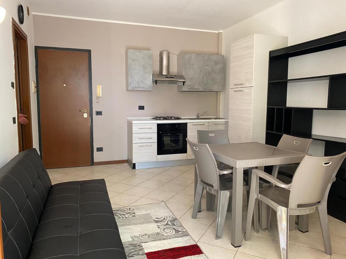 Appartamento Il Faro Con Giardino In Residence Con Piscina Desenzano del Garda Eksteriør billede