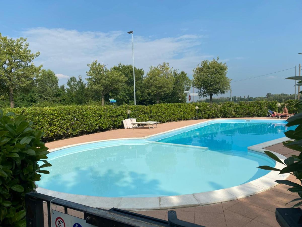 Appartamento Il Faro Con Giardino In Residence Con Piscina Desenzano del Garda Eksteriør billede