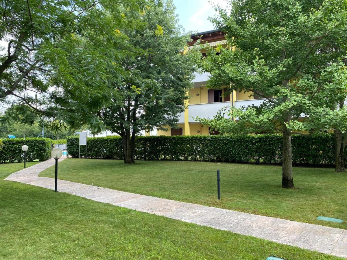 Appartamento Il Faro Con Giardino In Residence Con Piscina Desenzano del Garda Eksteriør billede